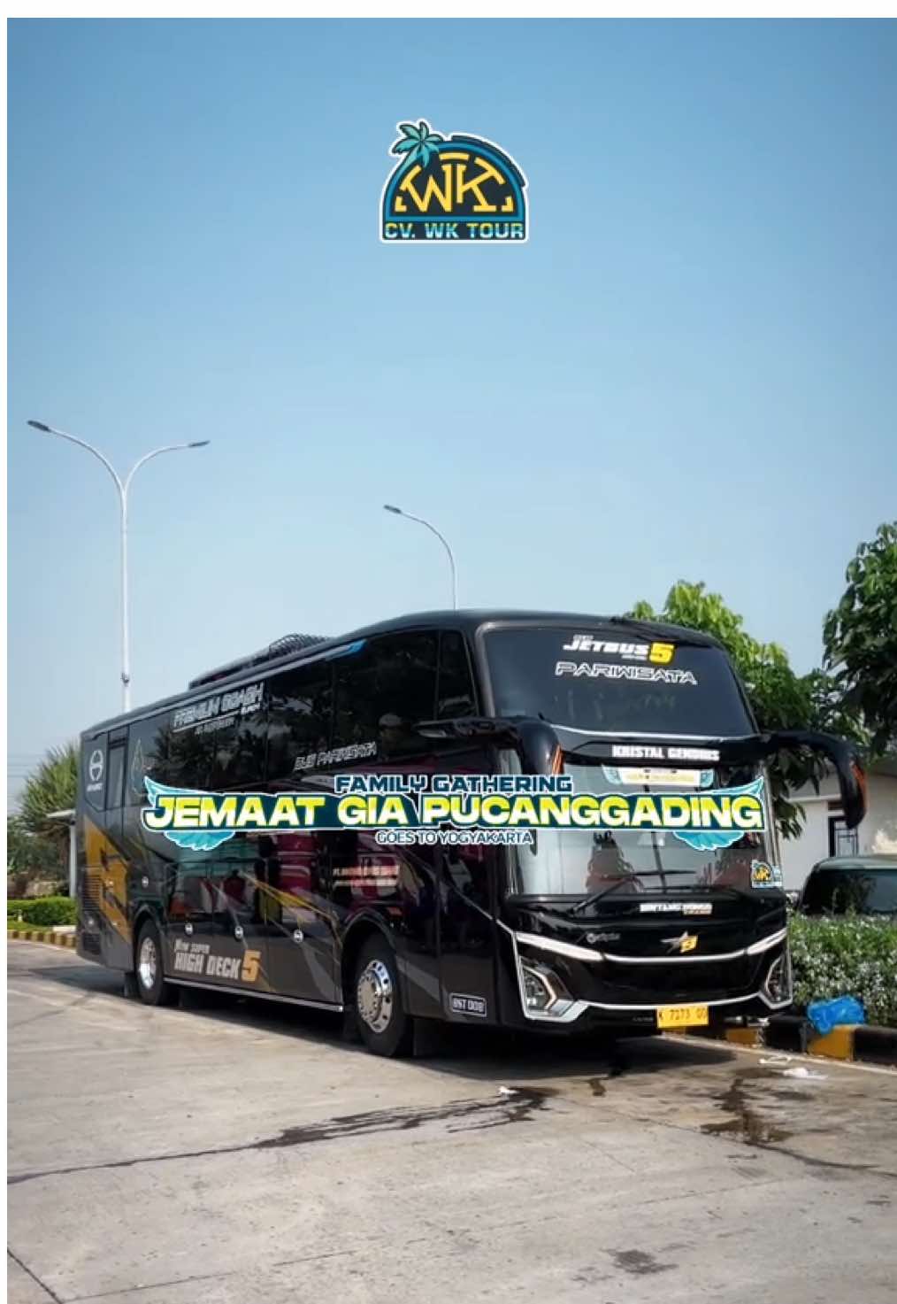 Say Yes to Travelling !!! WK Tour on Duty 🔥 Pemberangkatan Family Gathering Jemaat Gereja Isa Al - Masih Pucang Gading Mranggen Goes to Yogyakarta 🥳 #wktour #SayYestoTravelling #fyp #studytour #piknik    __________________________ WA : 0882-2724-4180 IG : @wk_tour Tiktok : @wk_tour