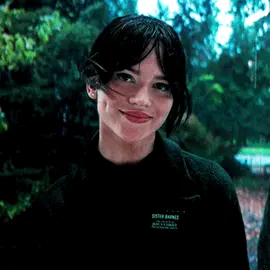 my wife #sophiethatcher #yellowjackets #gif 