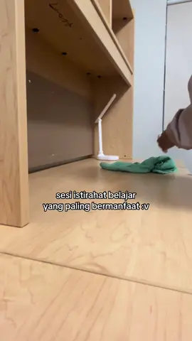 oke sekarang aku bisa bersih2 karena jadi anak kos 🤩💁🏼 #studyabroadlife #kuliahluarnegeri 