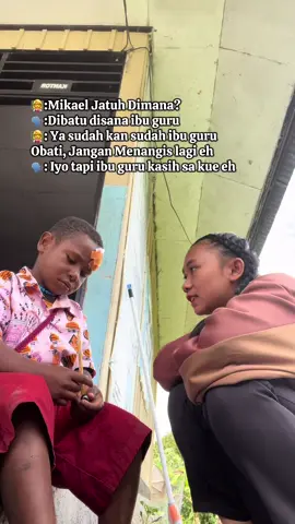 Suka duka mengajar anak papua ya begini 😅 Tapi kalo dijalani pasti bikin senang tiap hari 😁 #anaksekolahpapua🏝️ #anakpapua #fyp #masukberandagak #fyppppppppppppppppppppppp #fypdonggggggg 