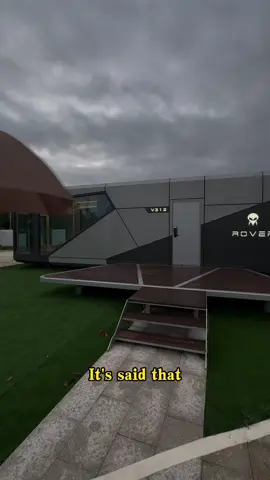 Did you hear my panting voice? The weather warning was a level 8 hurricane. Fortunately, I rushed home before dark and returned to my doomsday house safely! Relax and enjoy in the Doomsday House!#tinyhome #airbnb #mobilehome #capsulehouse #tinyhouse #gohome #asmr 