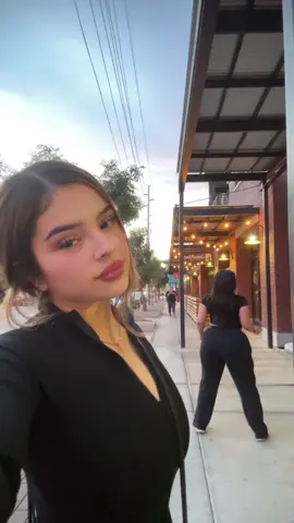 sorry my phone was moving there was an earthquake 🥴😍 @chxrishh222 #fyp #foryou @🍒 | MA 🩺🫀 