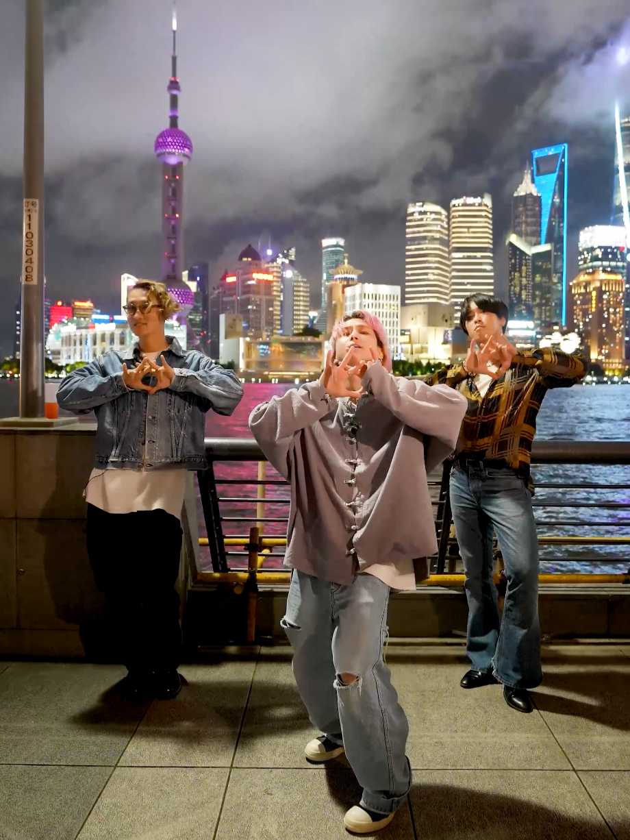 夜景とともにカリスマックス🌃 #SnowMan #カリスマックス #NewMusic #岩本照 #宮舘涼太 #佐久間大介