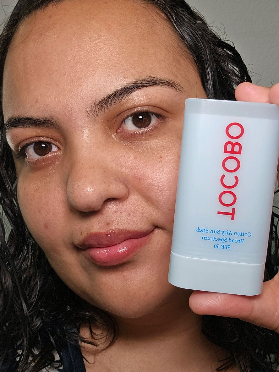• Swipe, glow, go✨  The TOCOBO Cotton Soft Sun Stick makes sun protection effortless  #TOCOBO #CottonairySunStick #DailySPF #SuncareRoutine #NoWhiteCast ↪️ Products Used:  • TOCOBO Cotton Soft Sun Stick