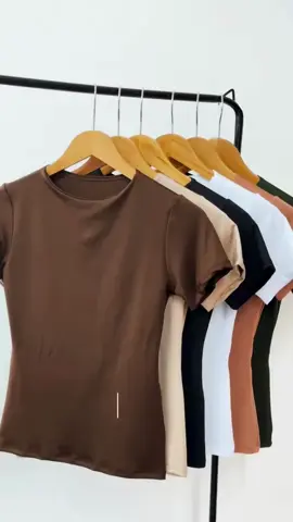 Dê uma olhada em Blusa academia dia a dia básica suplex manguinha por R$24,90 - R$27,79. Compre na Shopee agora!  ➡️ Cópia e cole esse id no app da shoppe e boas compras 🛍  🆔️ CJR-ZYS-SPR #blusa #femenina #academiamotivação 
