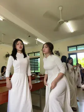 Học hết mình, nhảy hết hồnnnn@Mặt tròn tóc tém #khaigiang #thptchuyenphanboichau #xuhuong #dance #aodaivietnam 