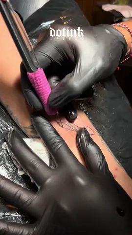 Hand Poke tattoo time ✨ #fypシ゚ #tattoooftheday #lombokisland #handpoketattoo #handpoke 