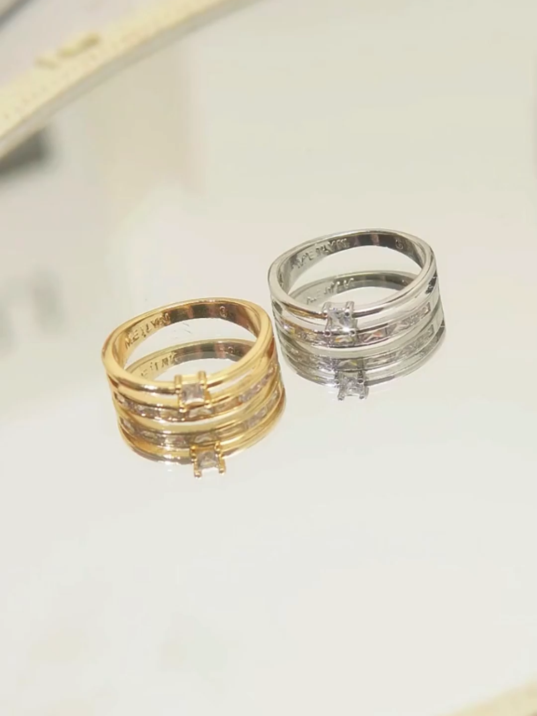 ✨ Cincin Martela ✨ Elegan, sederhana, tapi tetap memikat. Simbol keanggunan yang timeless untuk setiap momen berharga 💍 #LaVienne #CincinMartela #EleganSetiapHari #ClassyStyle#TimelessElegance #LuxuryJewelry #shopmaster #cincin #cincintitanium #cincinviral