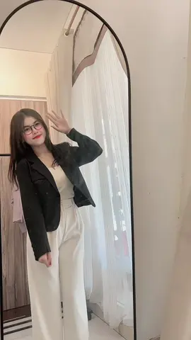 Blazer crop nya best bgt 😍😍 #taiwan🇹🇼 #fyp #fyptaiwan #taiwanoutfit #blazeroutfit 