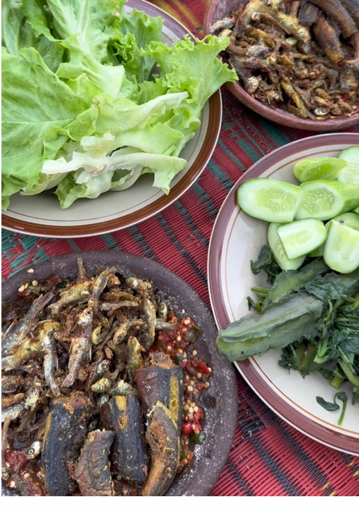 makan wader dan pecak belut with view bendungan 😍 #fyp #fyppppppppppppppppppppppp #sarapanpagi #sarapanpekalongan #Bendungan Kaliwadas 