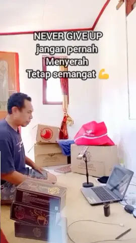 Never give up, jangan pernah menyerah.. tetap semangat 💪