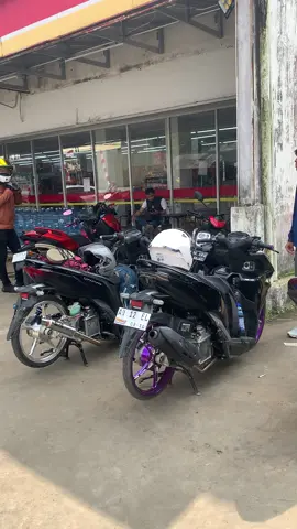 sapa sapa aja klo ktemu🙌🏻#vario125new #savering17 #moots? #vietnamstyle🇻🇳 