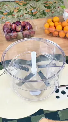 The kitchen gadget   of 2025 that you've definitely never seen.#GrapePeeler #tiktokmademebuyit#kitchengadgets #KitchenHacks #amazonfinds #satisfying