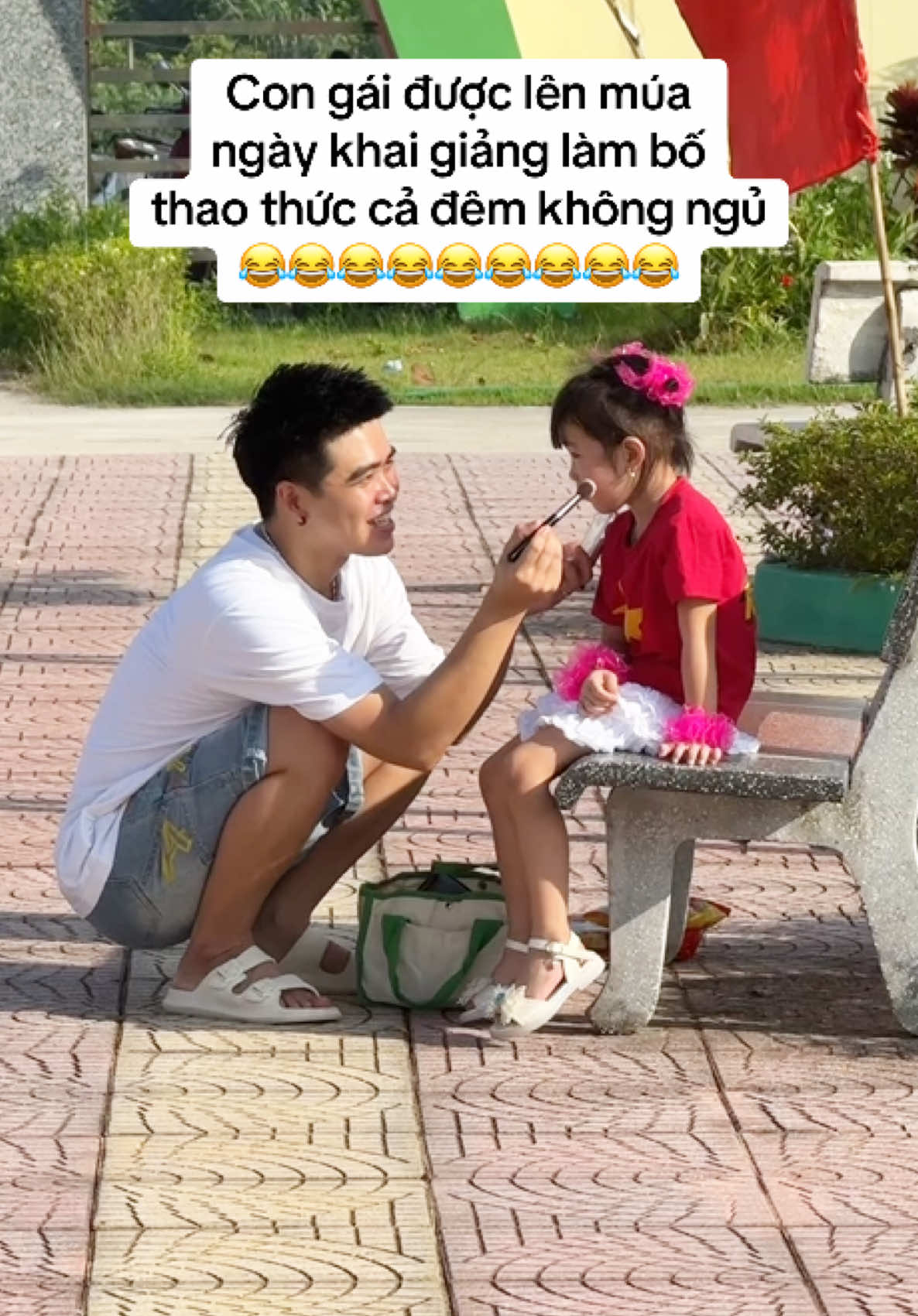 Con gái được lên múa ngày khai giảng làm bố thao thức cả đêm không ngủ được 😂😂😂😂😂 #sonsovo #muataitiktok #tiktokshop 