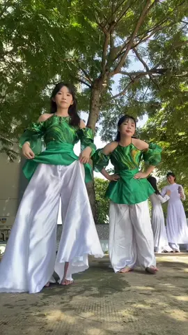 2 con ếch xanh lè #xyzbca #fyp #xuhuong #thptphongphu @Phương Mỹ Chi 