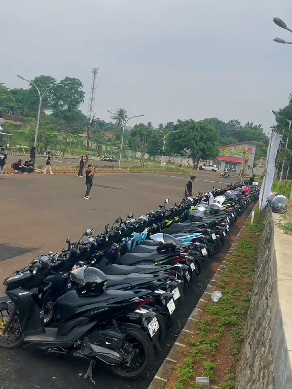 Lgi rame sama miniatur motor ya,coba klo rame gini bisa dibikinin miniatur ga🤣🫵#vario #vario150 #vario125 #lewatberanda #miniatur 