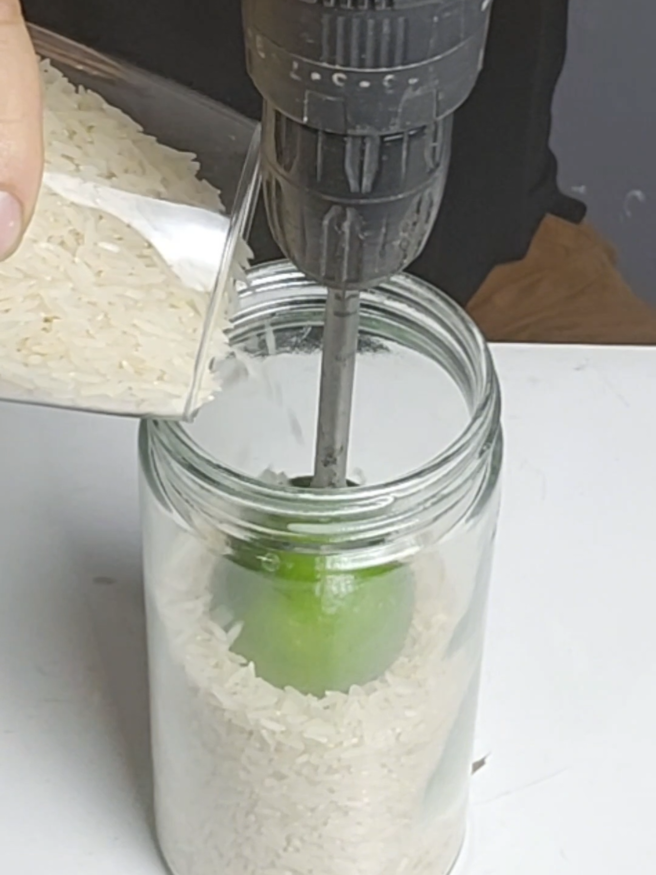 Peel lemon with RICE A trick that will surprise you!