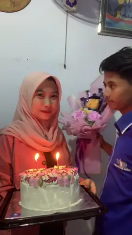 Terimakasih sayang🤍,semoga sehat selalu,berkah dan lancar terus rezekinya🫶 @Septyan Yamaha jember.  #happybirthday #birthdaymoments #birthdaytiktok 