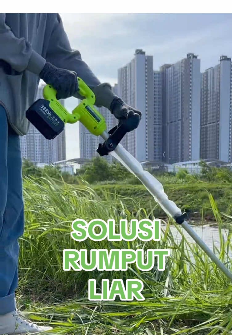 Memotong rumput merupakan pekerjaan yang sangat berat, apalagi kalo dirumah cuma ada gunting. Inilah tandanya untuk kalian segera beralih ke mesin pemotong rumput dari ZPER. #zper #promoseruweekend #fyp #powertools #alattukang 