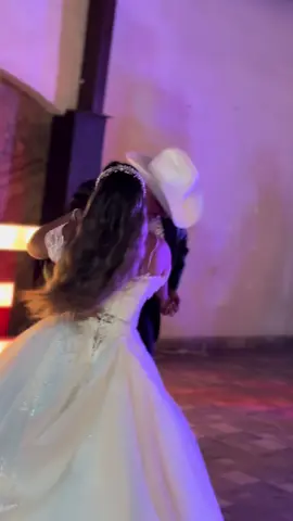 De novios sabíamos que teníamos que bailar esa canción 🙌🏽 #fyp #pyf 