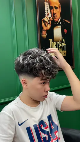 Thấy bảo năm nay đang hót gẩy light phải k ae #uoncurly #timbarbershop #timbarbershopkimnguu #viral #black_hairstudio 