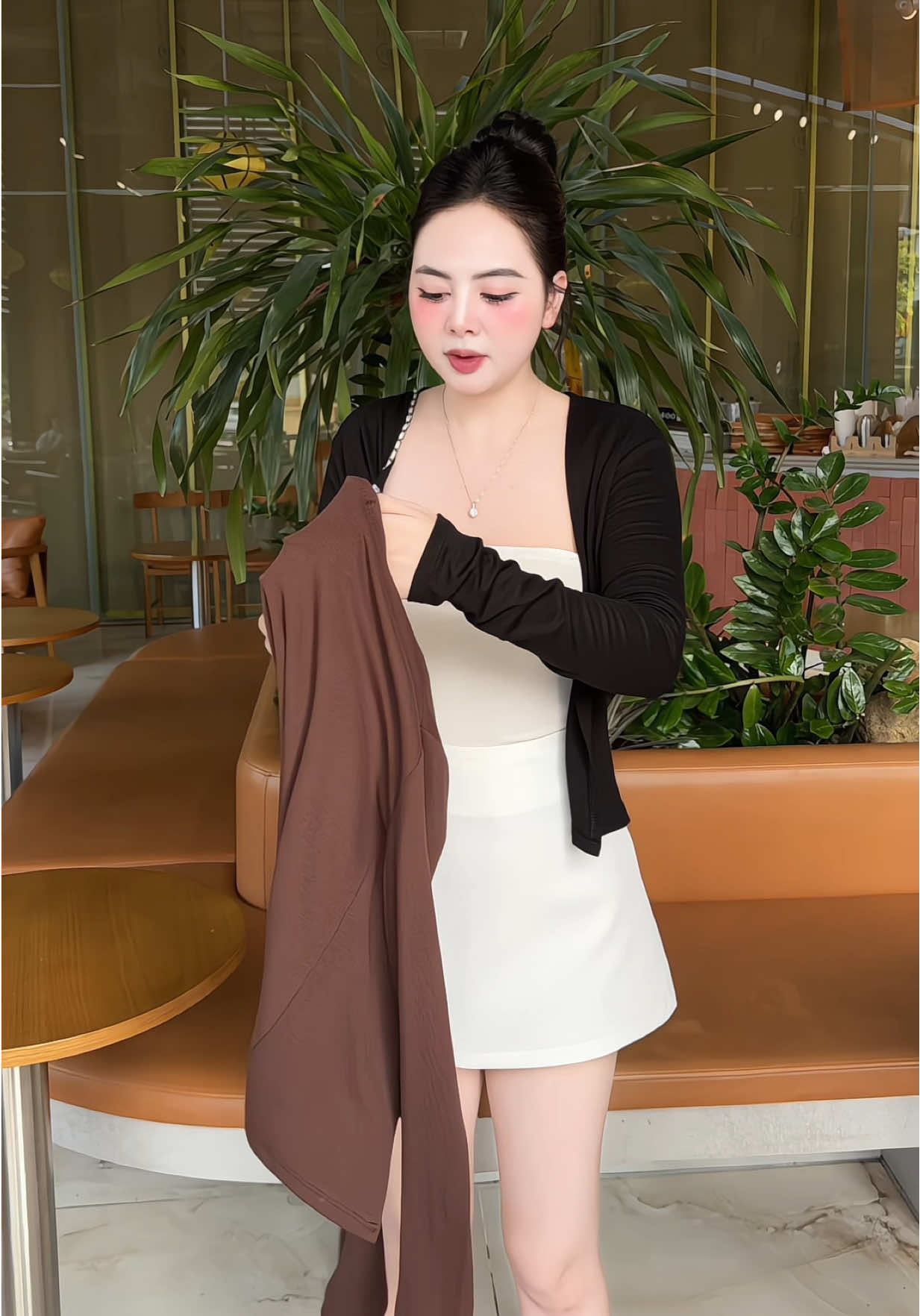 Chiếc áo không thể thiếu của ce 😁 @Trang Mun Trendy 🎀 #trending #fyp #thoitrang #viral #xuhuongtiktok 