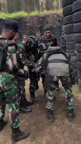 Latihan ketahanan beladiri #kostrad🔥🔥#tniad 