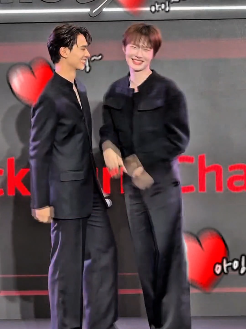 🦆 : จังหวะที่น้อง เต้นเหมียวเข้ามาตอนสุดท้าย ทำเอาทำตัวไม่ถูกเหมือนกันนะ 😳 🐰 : น่ารักพิมพ์แบบนี้!! 😁 🦆 : อาจจะจำกัดการเล่น TT 🐰 : อ๋อยยยย~~ 😅 #เก่งหฤษฎ์ #น้ําปิงนภัสกร #เก่งน้ําปิง #katexkengnamping #เขมจิราต้องรอด 