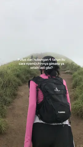 melepas hubungan 4 tahunku demi mental dan hidup yang lebih baik. mengihklaskan nya tanpa ada penyesalan, karena aku selalu perlakukan dia dengan baik, bahkan melebihi diriku sendiri. regret is his! but  tulus, setia, dan bersikap baik itu gak bakalan pernah cukup untuk orang yang gak pernah bersyukur. 4 tahun bukan waktu yang sebentar, di setiap hari2 ku selalu ada dia. sekarang balik lagi ke mode awal apa2 serba sendiri, gapernah nyesal setulus ini sama seseorang, cuma sangat menyayangkan tulusnya ke orang yg salah. ku kira aku tujuan terakhirnya tapi ternyata hanya tempat singgah, tapi gapapa, dari pengalaman ini aku jadi tau kapasitas diriku dalam mencintai seseorang, ke orang yg salah aja aku bisa setulus ini apalagi ke orang yg tepat :) bismillah, inhale exhale #sadstory #fypage 