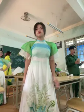 Đầu năm khai giảng kiểu 🤣