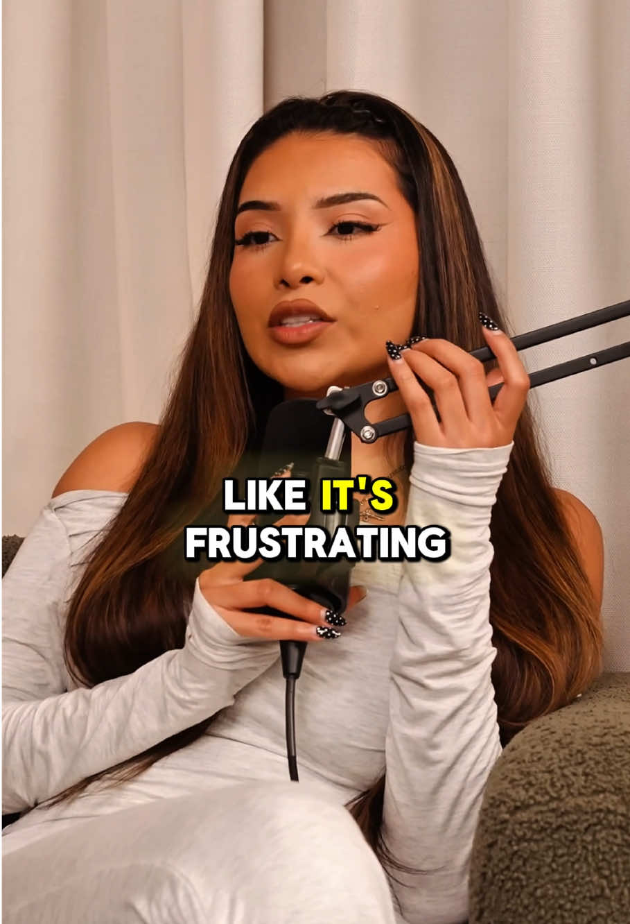 Patty and Marlon: Tarot Cards & Zodiac Signs, The Dark Side of Halloween & much more! Part 3 #mewhoelspodcast #podcast #girls #podcastclips 