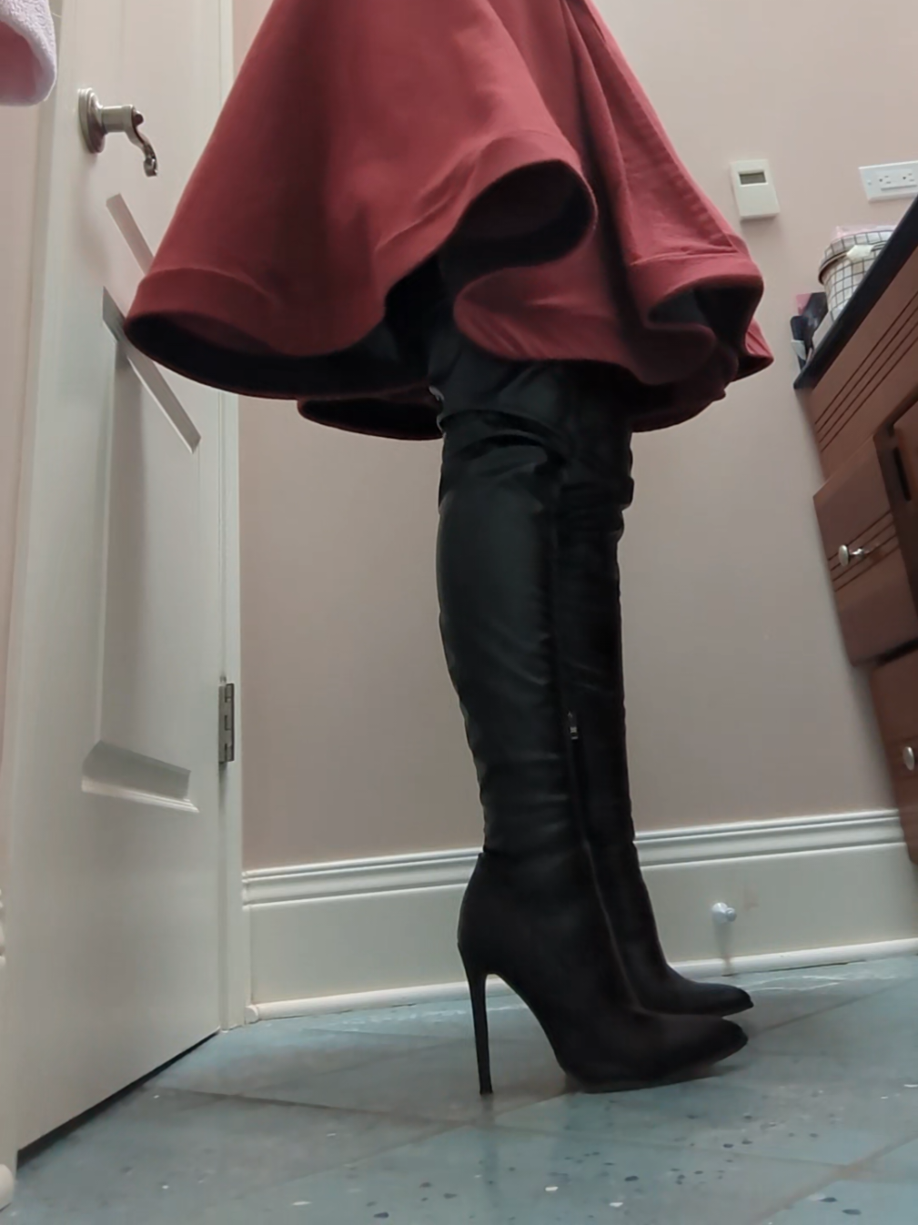 1m likes and I'll do a kinky boots style photoset for hornet. #silksong #hollowknight #hollowknightsilksong #hornetcosplay #hornethollowknight 