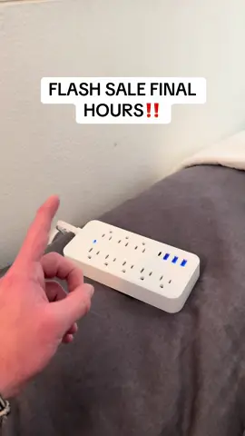 This thing literally SAVED me.. #dormessentials #surgeprotector #usbc #collegedorm #powerstrip 