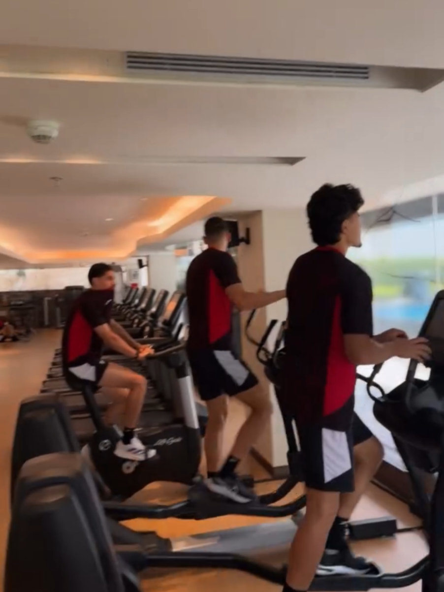 lagi pada olahraga nih sebelum match nanti malam😍🦅 #fyp #foryou #timnasindonesia 