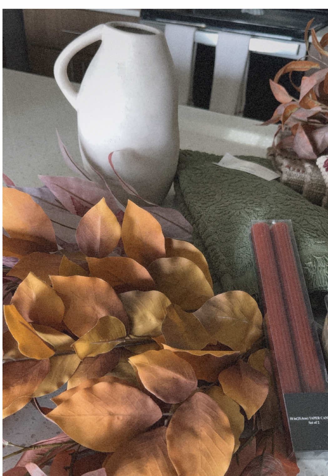 fall decor is loading..🍂 #fallaesthetic #fallhomedecor #amazonhomefinds #targetfinds #fyp 