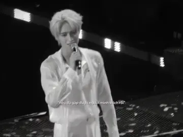 “Em xin lỗi, em quên không được anh, bóng hình anh đã mãi khắc sâu vào trong trí nhớ, tình cảm dành cho anh đã tới tận xương tuỷ, đã thấm sâu vào trái tim hằng lên một cái tên không thể xoá, làm sao nói quên là quên được đây.”  #zhuzhixin #朱志鑫 