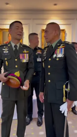 🇹🇭พลโทวันชนะ สวัสดี & พลตรีวินธัย สุวารี เท่สุดๆ😎 #กองทัพไทย #กองทัพบก #ทหาร #ไทย #พลตรีวันชนะสวัสดี 