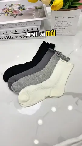 ✨Họa tiết kẻ sọc nhỏ xinh, vừa tinh tế vừa giúp bàn chân thêm phần thon gọn!! #phukienthoitrang #creatorsearchinsights #tienich #thietthuc #jizonguyen 