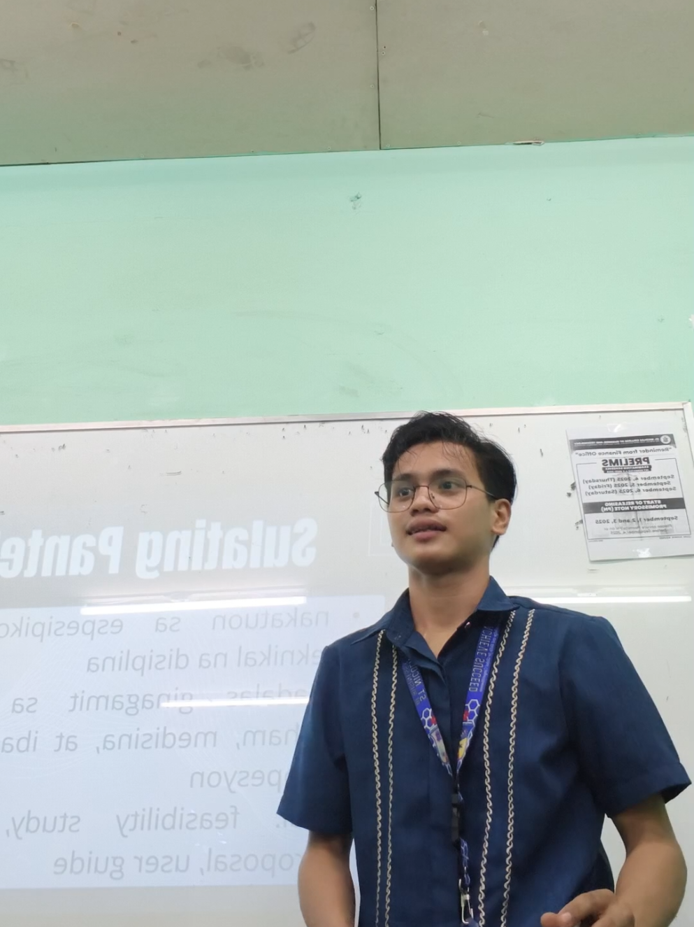 pahiya 'yan siyaaa, kala niya 'di makakasagot eh HAHAHAHA #collegeinstructor #fyp #foryou 