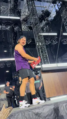 “I LOVE YOUUUUUUU” @morganwallen ❤️ #toronto #canada #rogerscentre #imtheproblemtour #morganwallen @Club Wallen 