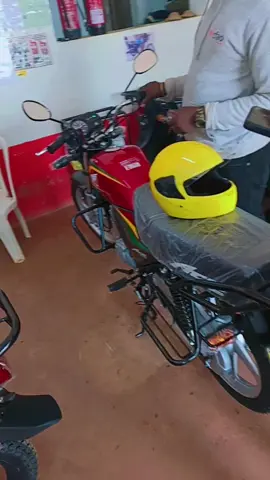 New owner in town, honda 125cc electric start RRP. 166,900 #kenyantiktok🇰🇪 #foryou #CapCut #Honda #HondaMotorcyclesKenya 