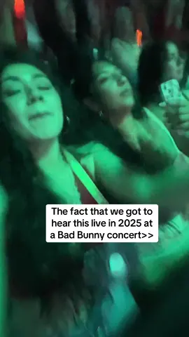 Excuse the screaming but I’m still not over this  #badbunnypr #ozuna 