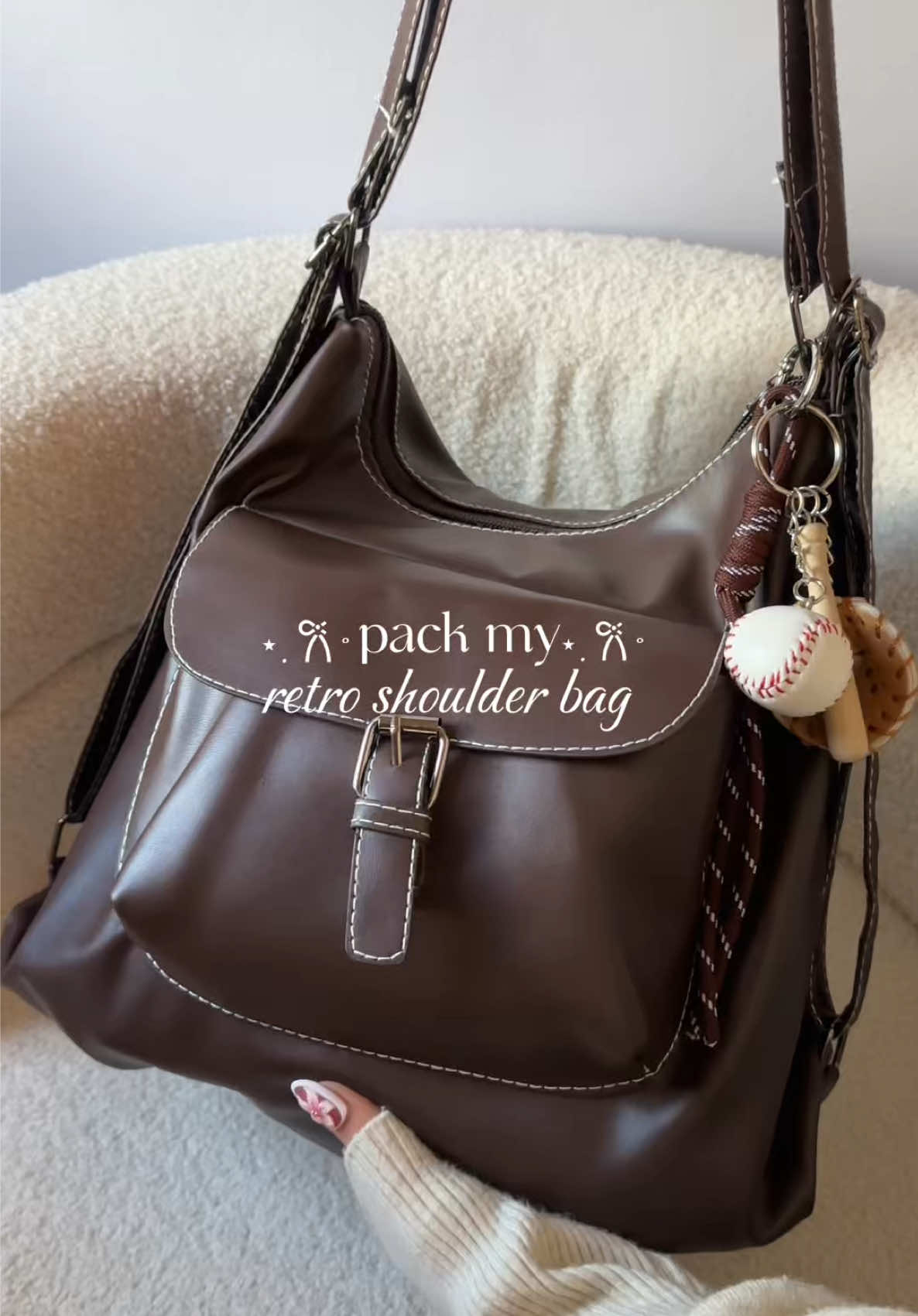 Replying to @️ yes! it’s not just spacious but also looks so classy 👜✨🤗 #shoulderbag #retrobag #leatherbag #womensbag #3waybag@BETA Wallets.PH 