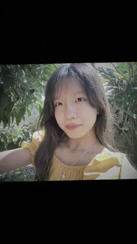 Phan Thuý Hằng~tổ trưởng tổ 2  .- một cô nàng với vẻ ngoài xinh đẹp,mát mát tẻn tẻn với vẻ ngoài hướng ngoại,dễ gần khiến nhiều người yêu mến.Ngoài ra,lâu lâu còn tỏ ra lạnh lùng nhưng chỉ 5p sau là quay về trạng thái mát mát như ban đầu.Tính cách hài hước của cô nàng là một điểm cộng lớn, luôn mang đến tiếng cười cho mọi người xung quanh. Tuy không hoàn hảo nhưng luôn là phiên bản chất nhất của chính bản thân mình#xuhuong #fyp #viral #totruongto2 #thuyhang@thuy hang🐧🍊 