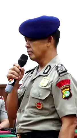 tidak ada bhyangkara terlahir untuk membunuh rakyat nya sendiri.. namun segala tindakan untuk menghilangkan nyawa seseorang juga tidak dibenarkan.. terima kasih saudaraku engkau telah mempertanggung jawabkan semua perbuatanmu untuk nusa dan bangsa.. #sevebripkarahnat #savekompolcosmas #kompolcosmas #bripkarahmat #semuaorang #fyppppppppppppppppppppppp 