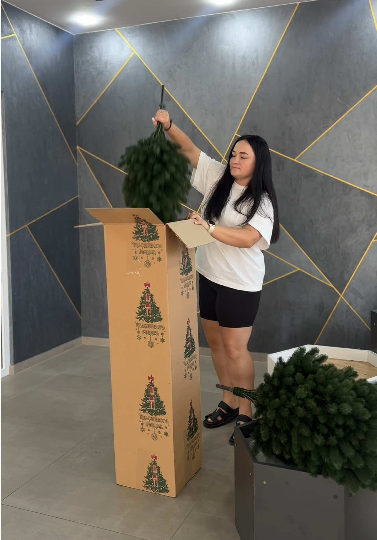 Новинка цього сезону 😍 Повністю лита ялинка ЛАПЛАНДСЬКА💫 До 20 вересня і на неї діє акційна ціна 🤝 Тому незволікай 🔥