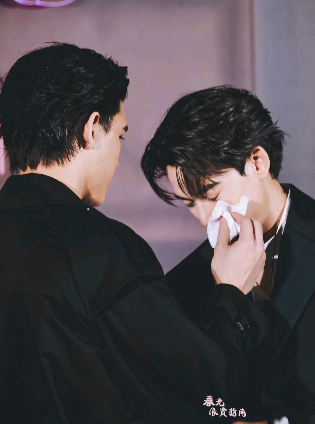 Yakin banget sih saat fancon nanti kalo Joss juga bakalan nangis .. 🥹🥹 Peluk ya G.. . . @Joss Way-Ar @Gawin Caskey  #jossgawin #jossgawinfancon #josswayar #gawincaskey 