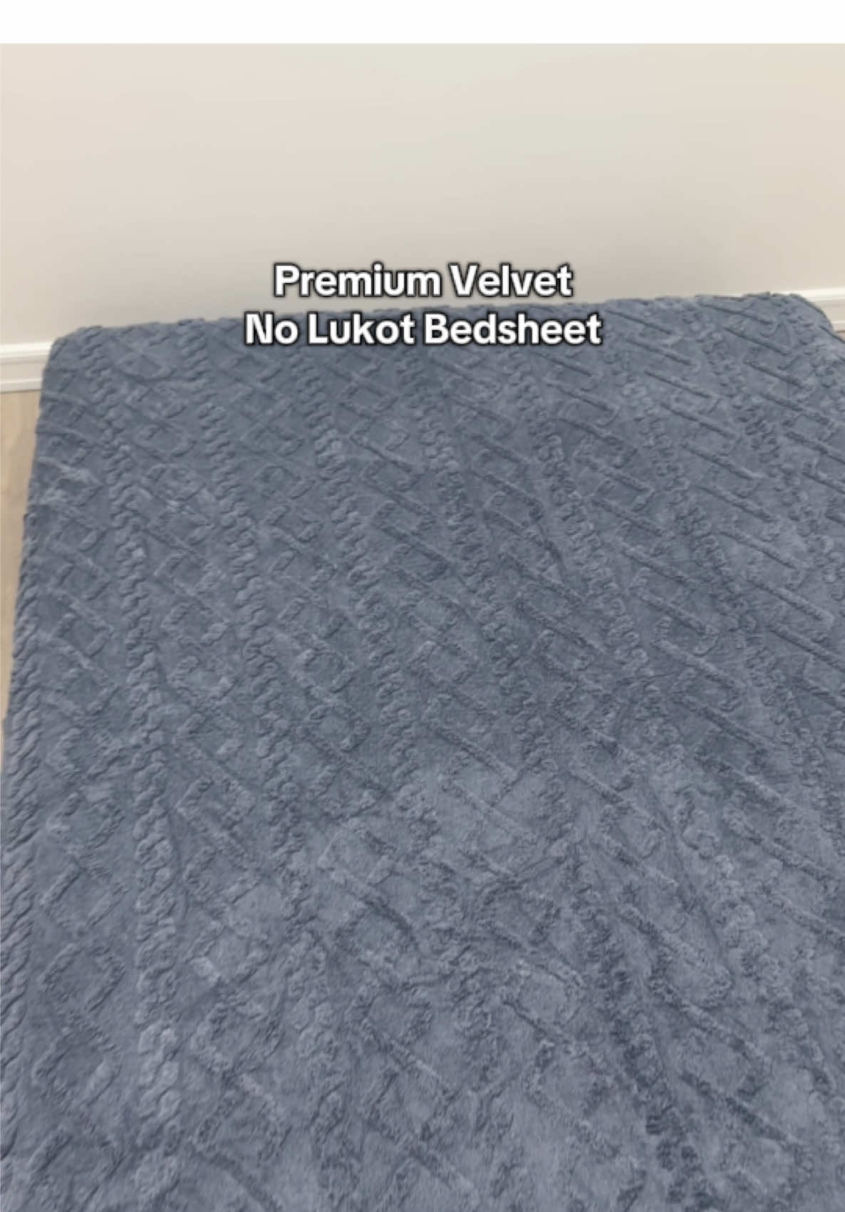 Velvet bedsheet fully garterized. No lukot gustot velver bedsheet. #bedsheets #velvetbedsheets #bedsheetsoftiktok #nolukotgusotbedsheet #bedsheets 