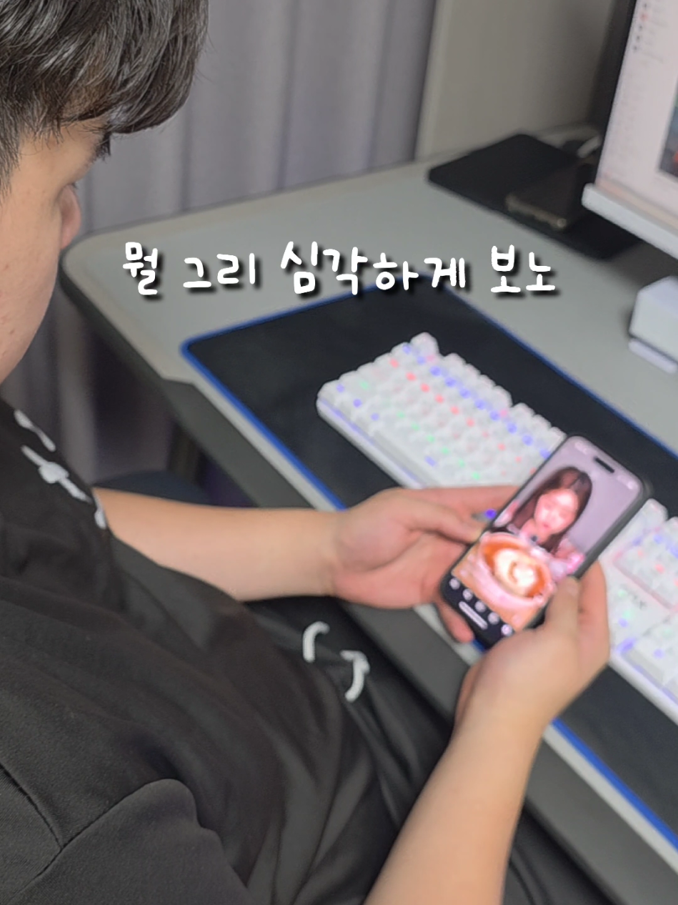 크림김치볶음밥♥️ 한번쯤 해드시길 추천합니데이^^ 애들 진짜 잘먹을거에요 그나저나 만능 요리접시  빠른 품절로 구입 못하신분들  재구입 문의가 너무 많으셔요ㅜㅜ 이게 공장서 마구 찍어내는게 아니라 사람 손이 많이 들어가서 재생산이  조금 걸린다고 하네요 언능 또 잡아볼게요  감사합니데이 ♡ . . . #크림김치볶음밥