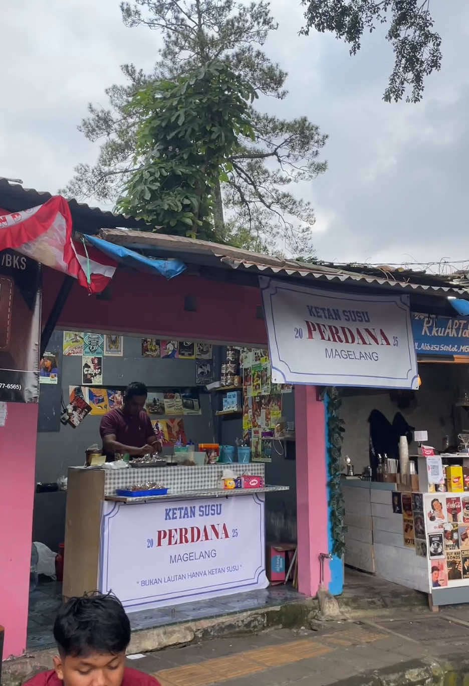 new spot nongkrong di magelang nih.                                📍ketan susu perdana.                  #kuliner #kulinermagelang #magelang24jam #kulinerenakmagelang #ketansusuperdana 